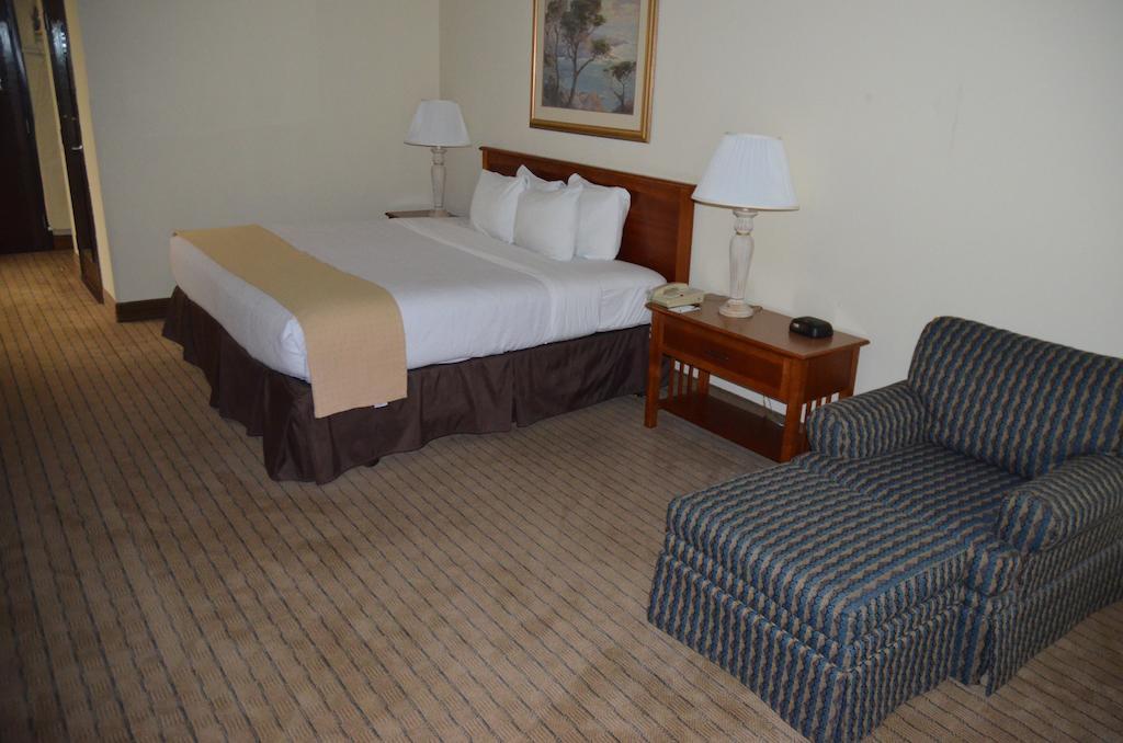 Clarion Hotel Jackson Northwest Exterior foto